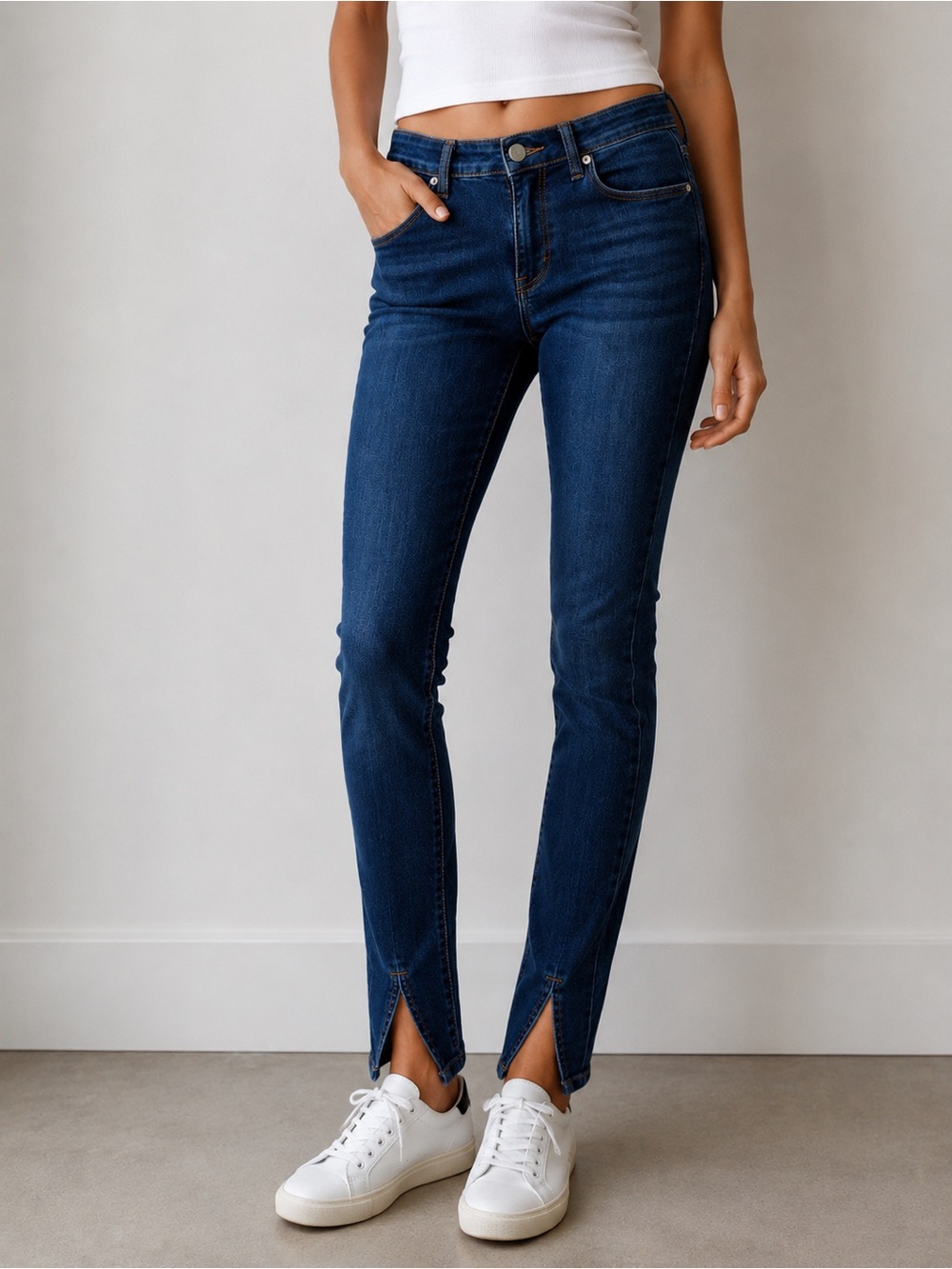Good American High-Rise Skinny Jeans Split Hem Dark Wash Size 28